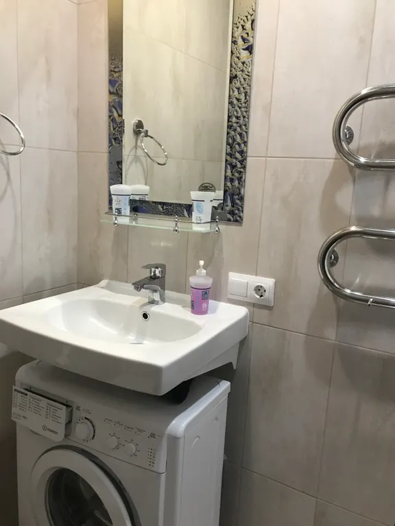 Квартира Квартира Уютная студия рядом с морем, бассейн, парковка — Адлер