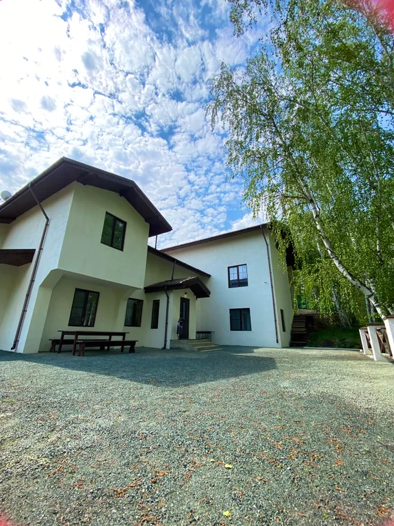 Апартамент С, Семейный