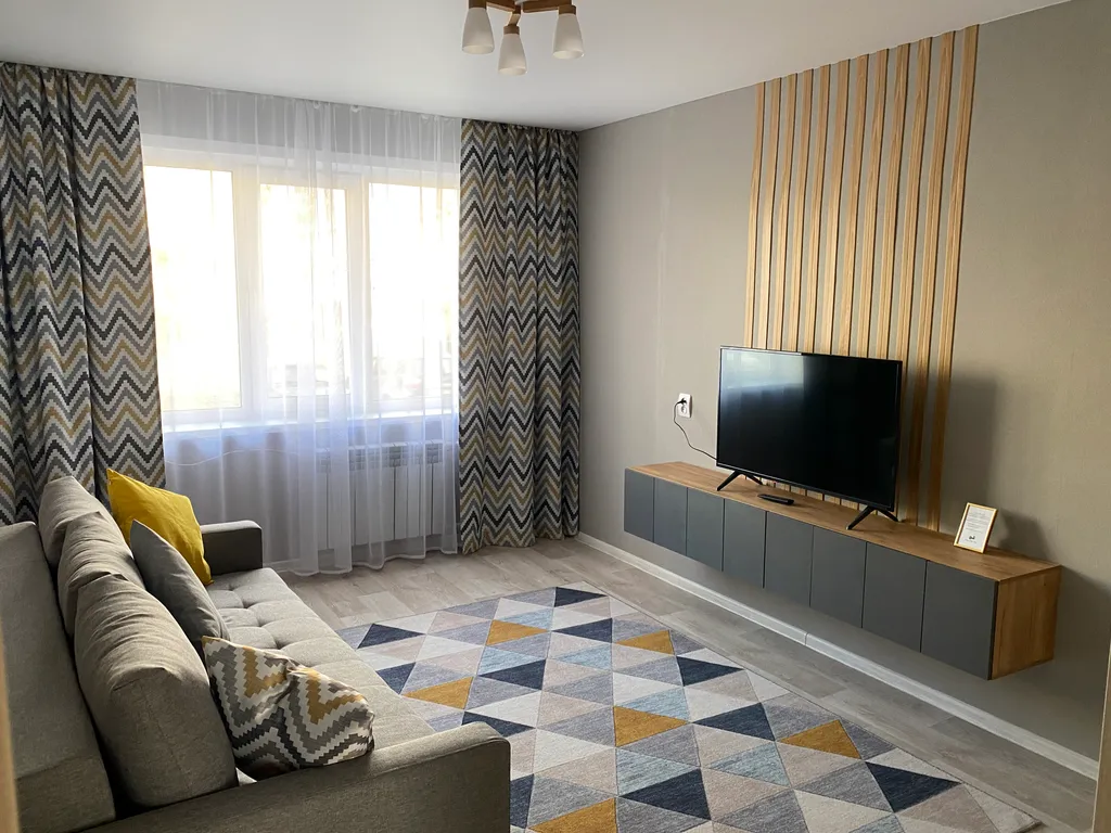 Комфортная 2-комнатная квартира — аренда посуточно в Ачинск