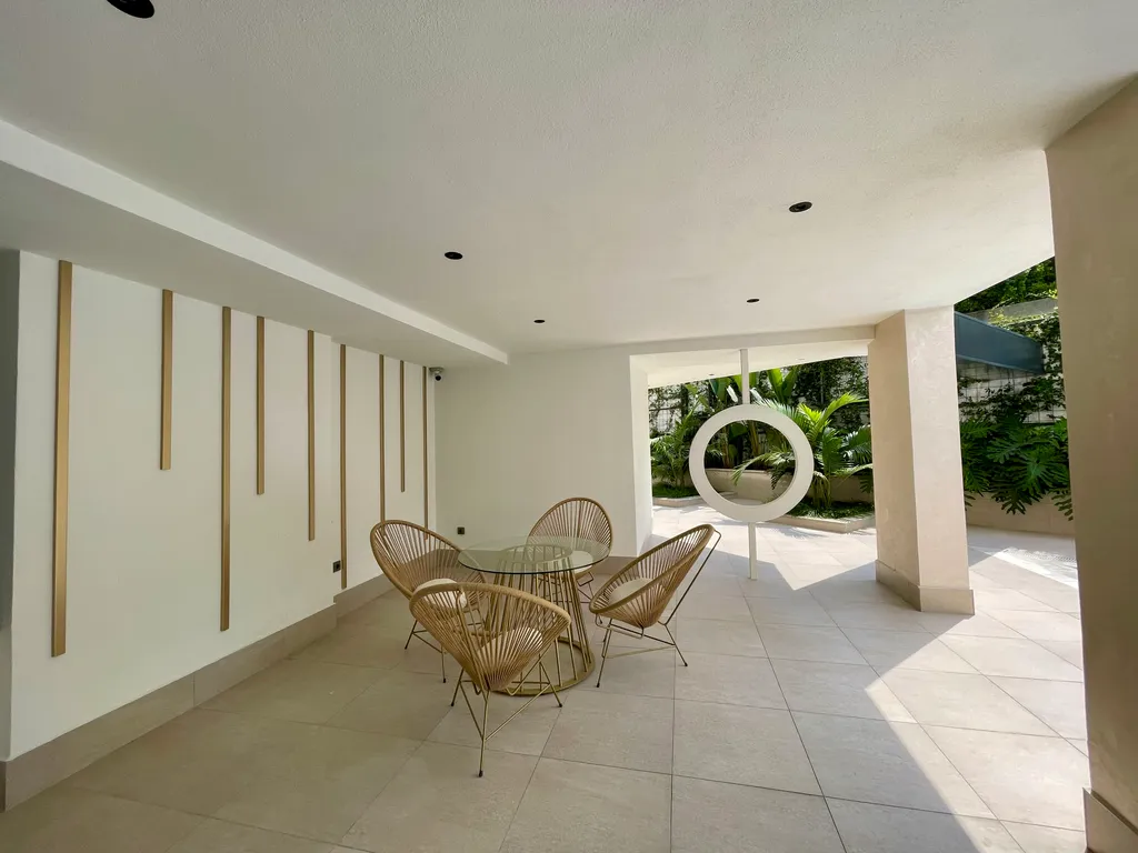 Luxury Flat 300m to the Beach