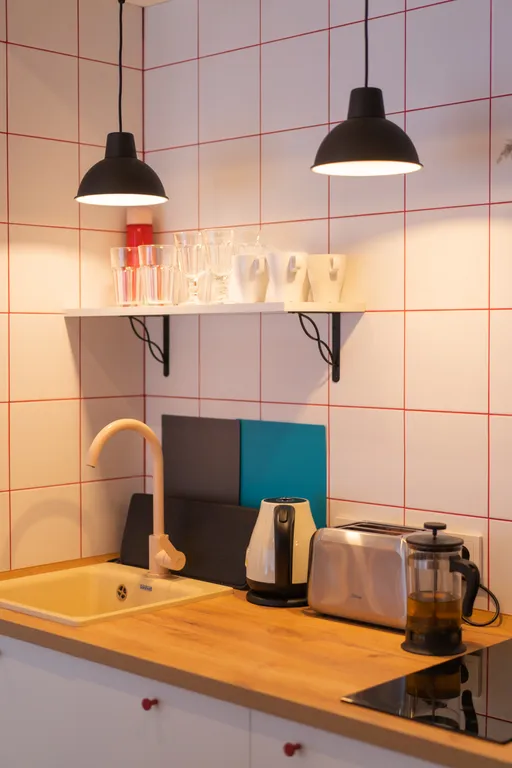 Дача с красными карпами с баней и чаном