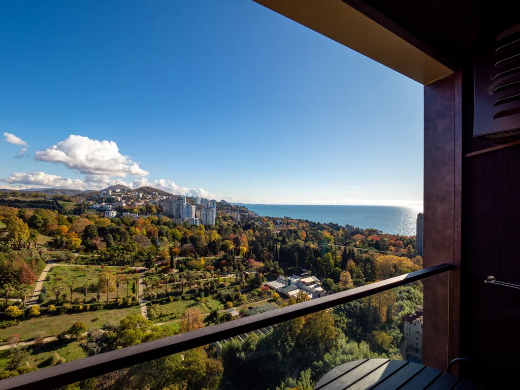 Апартаменты с красивым панорамным видом на Дендрарий и море