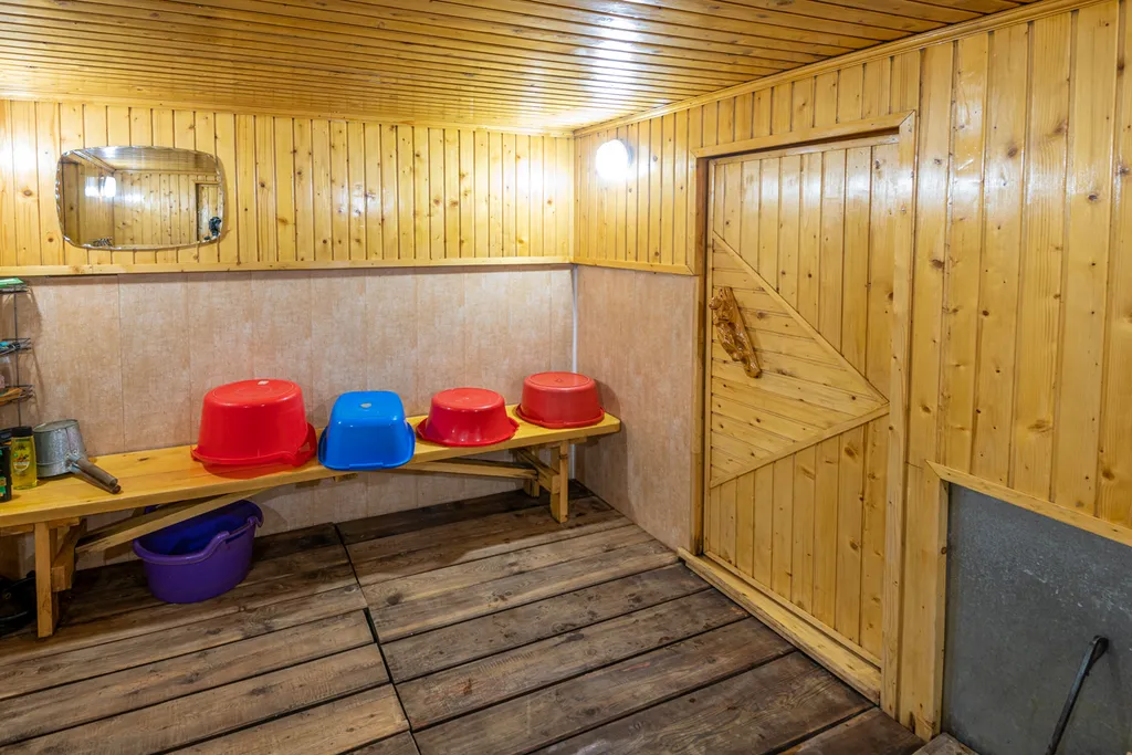 Дом у водоёма