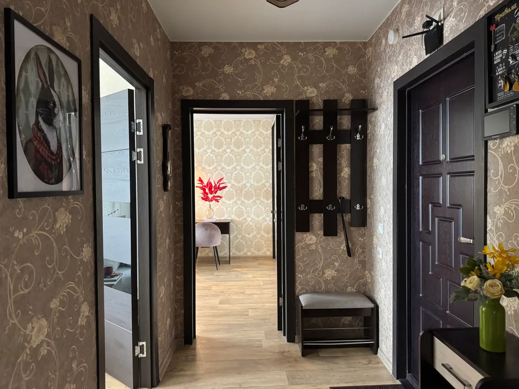 Семейная ретро квартира с видом на лес