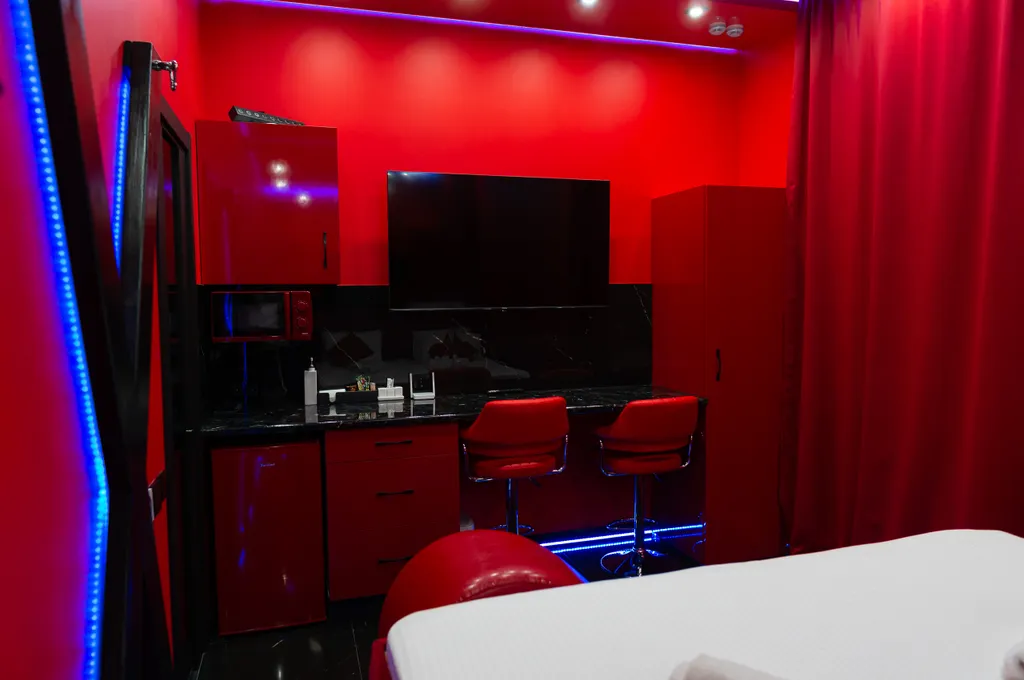 Poмaнтичeский апартамент с темaтичеcким интеpьеpом