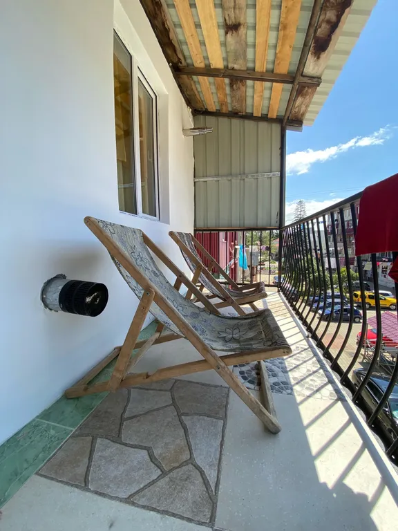 Уютная квартира с видом на горы недалеко от моря