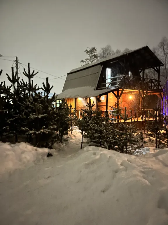 Уютный коттеджный домик в сосновом бору с прекрасными видами на горы