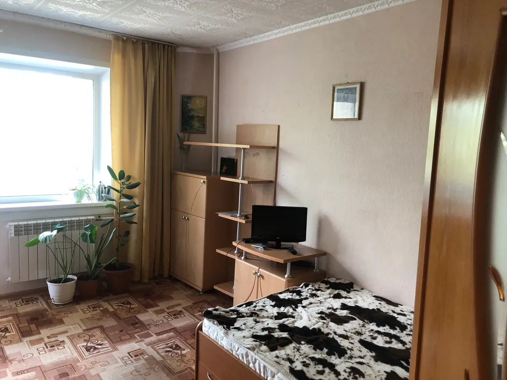 В центре рядом с ТЦ Базыр