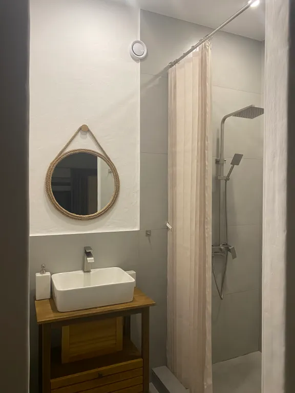 Квартира Комната — Бжид