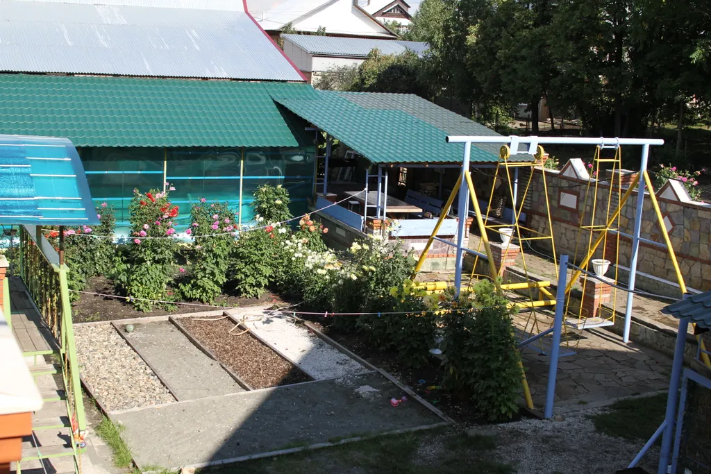 Просторный дом с новой баней и всей инфраструктурой для отдыха