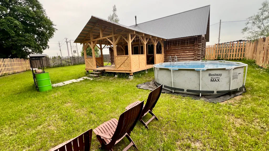 Рубленный дом - баня с террасой