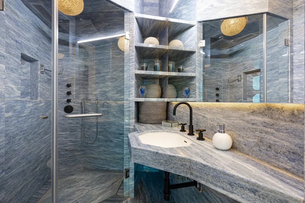 Апартаменты Аэрос с террасой и видом на море