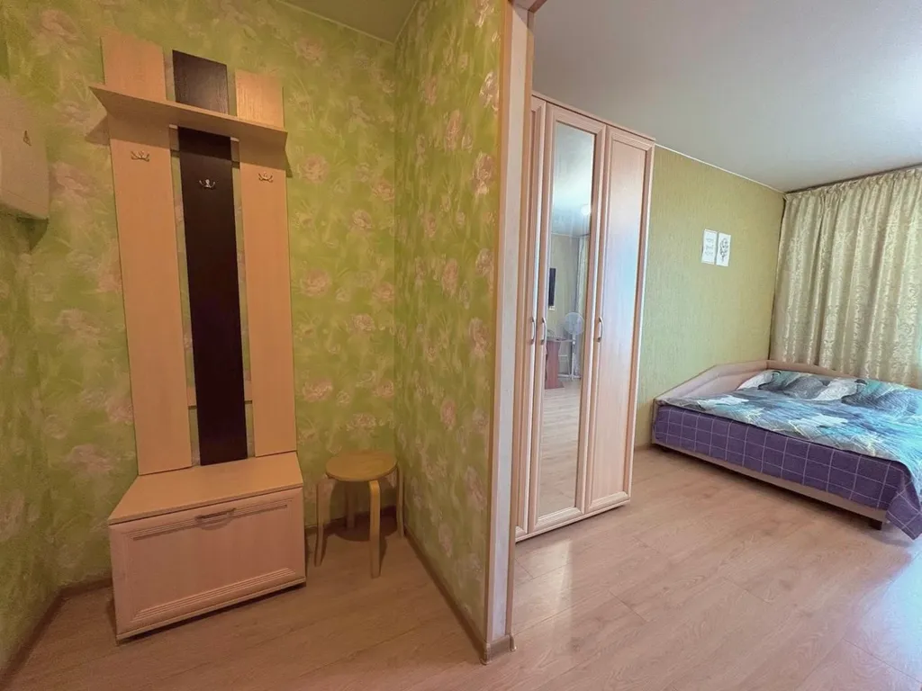 Green Apartment с ванной и большим ТВ