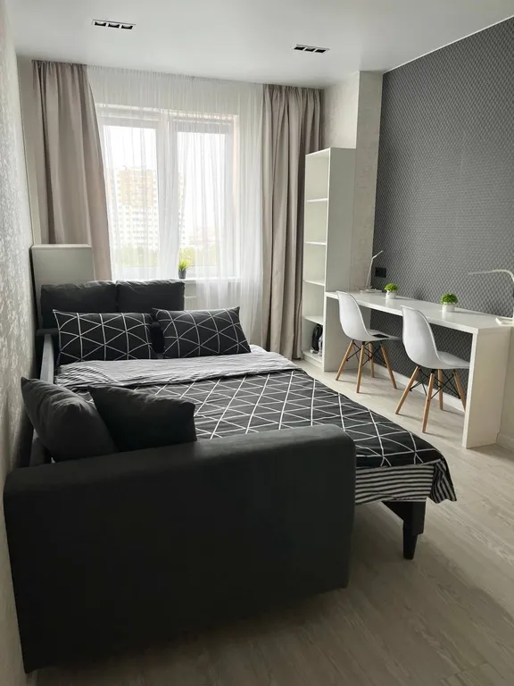 Евро-трехкомнатная квартира возле метро Грушевка