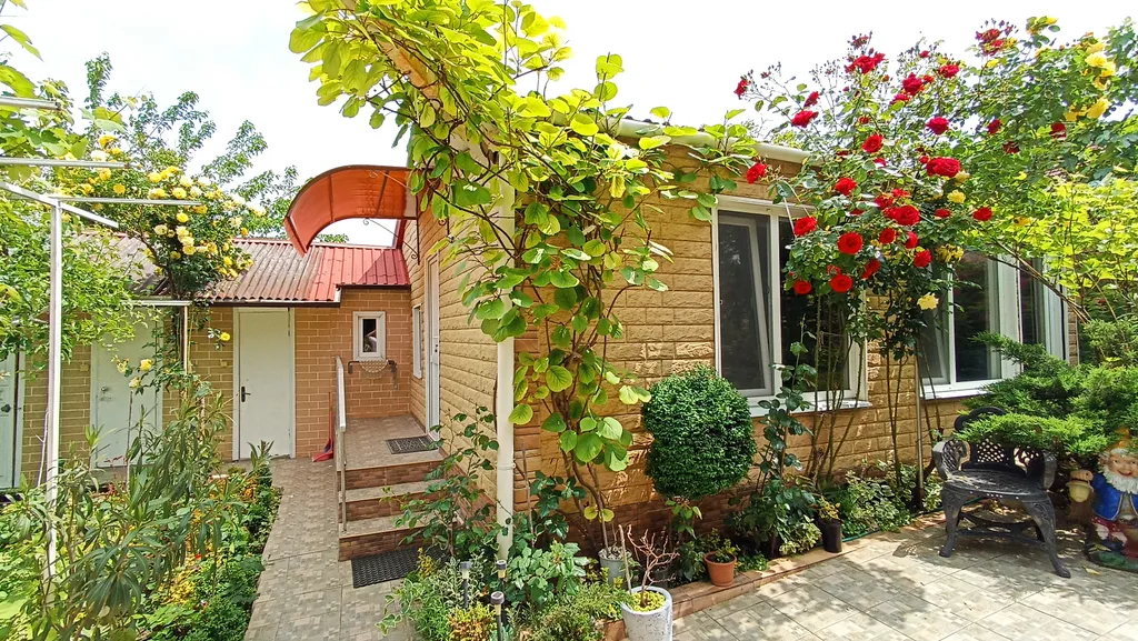 Коттедж Домик с двумя спальнями — аренда посуточно в Феодосия