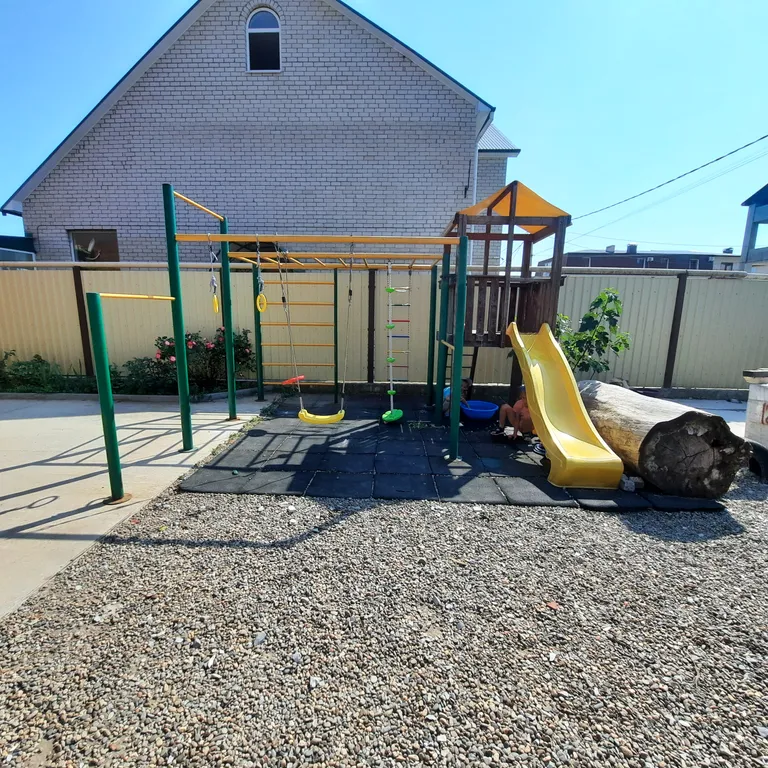 Коттедж Домик с беседкой — Геленджик