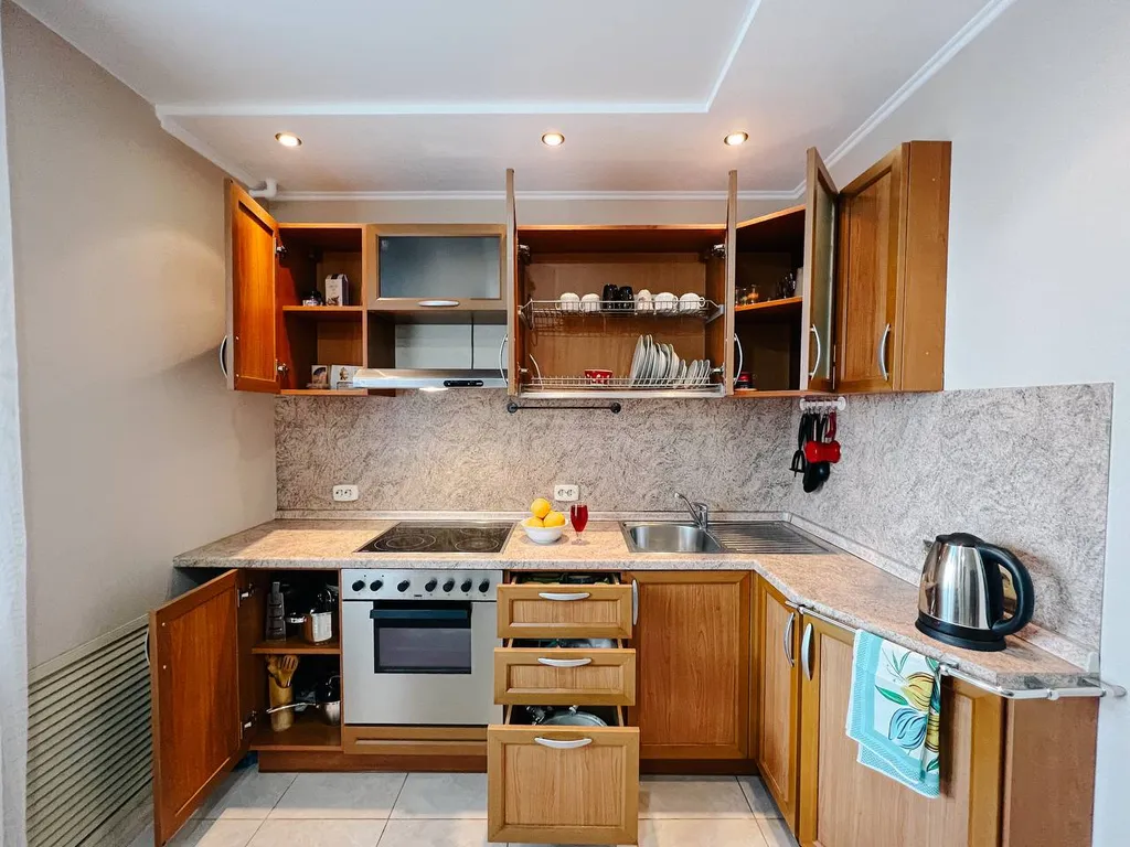 Уютная квартира с новым ремонтом, район ЖД вокзала