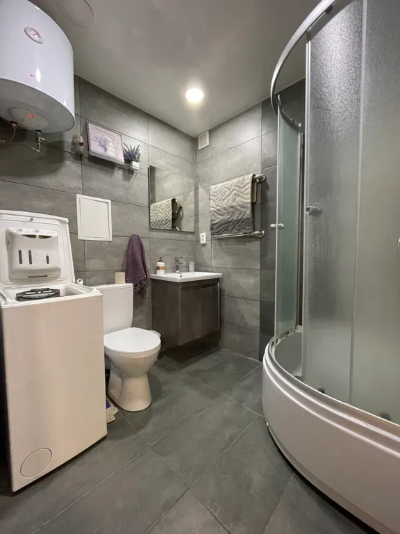 Большая шикарная квартира-студия в центре возле моря