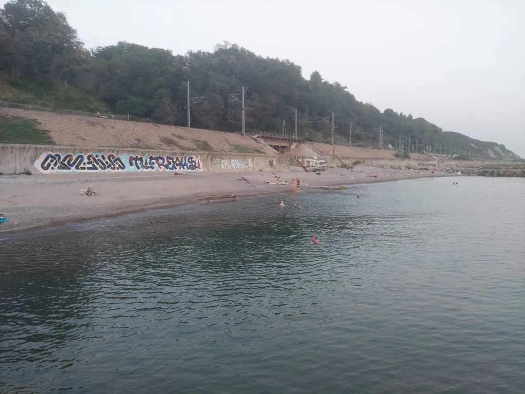 Двухкомнатная апартаменты   с теплым бассейном  у моря.