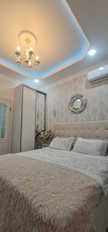 Шикарная 4-комнатная квартира у моря (Royal Apartment on Krymskaya 22)