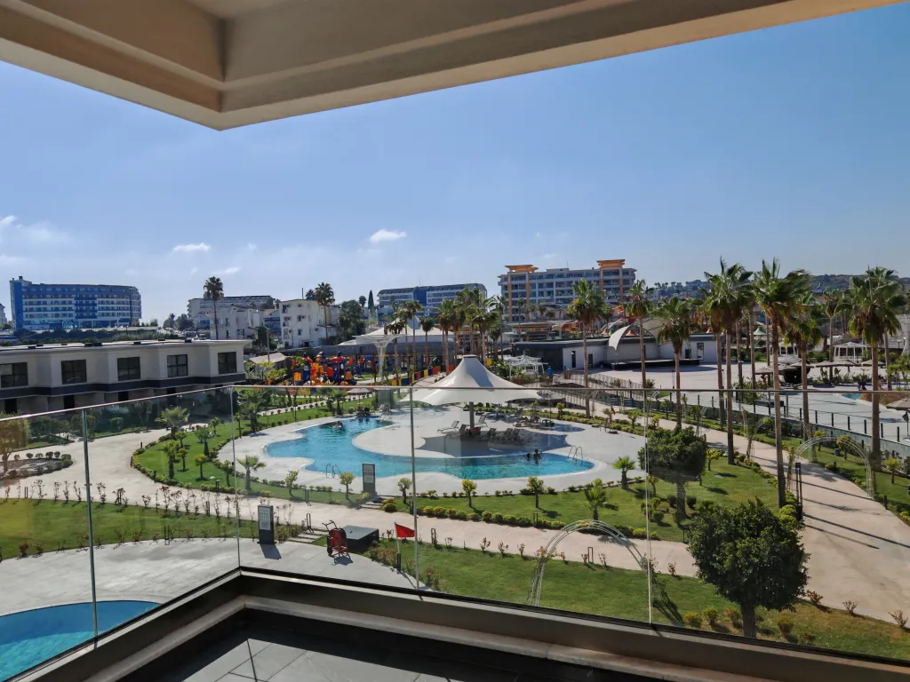 Квартира 2+1 XL в Azura World c видом на бассейн и аквапарком