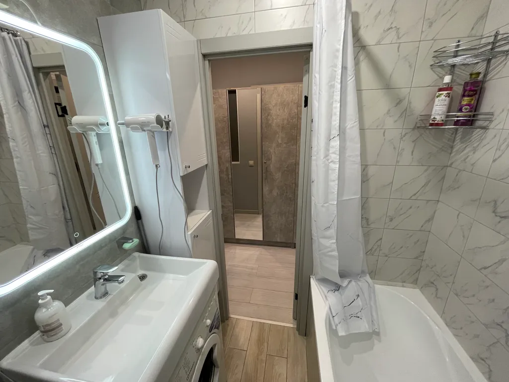 Студия с видом на лес