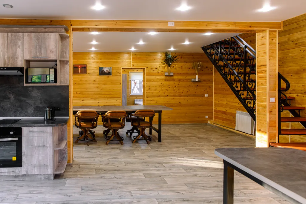 Коттедж в 10 минутах езды от города