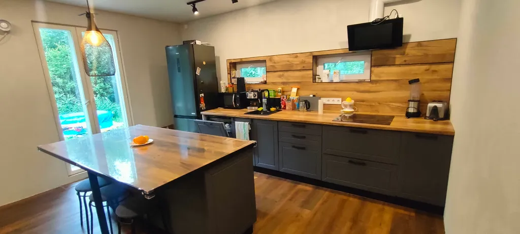 Дом для уединения в лесу и шумных вечеринок