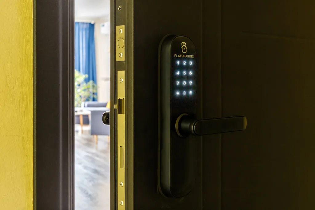 Трёхкомнатная квартира с сауной рядом с центром