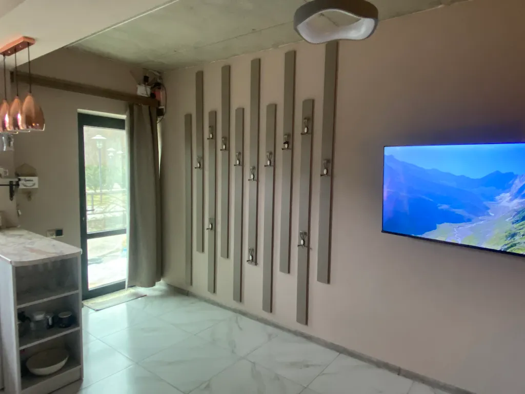 Студия у парка на 1 этаже с отдельным входом со стороны улицы