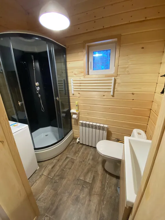 Уютный домик с панорамным видом на лес