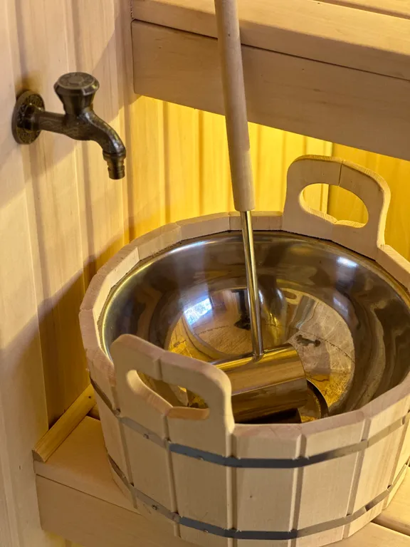 Дом с баней у водохранилища