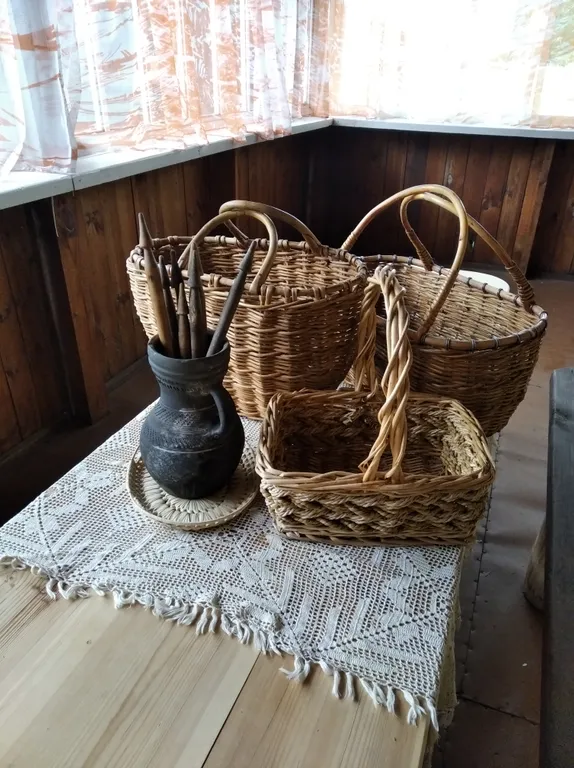 Лесной домик за рекой