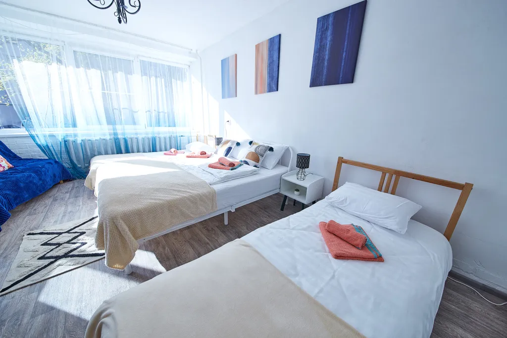 Просторный крутой апартамент с панорамными окнами