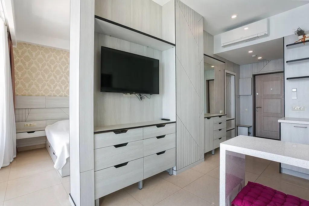 Светлая уютная квартира с видом на море, город и горы