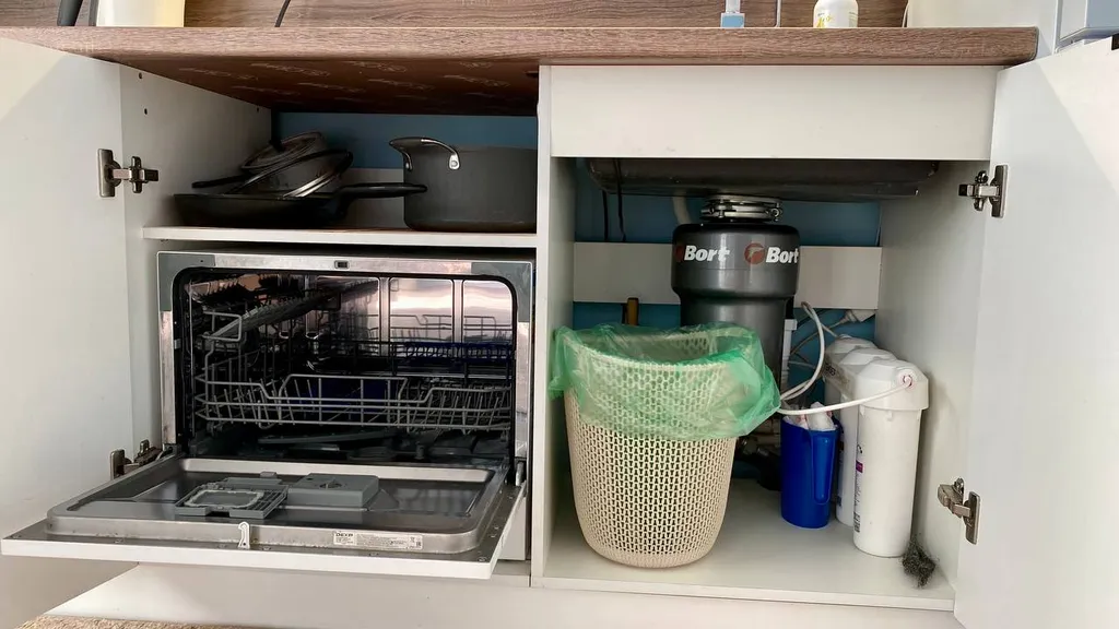 Ваш оазис спокойствия с видом на реку и горы в центре городской жизни