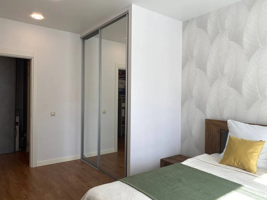 Новый дом у театра в историческом центре