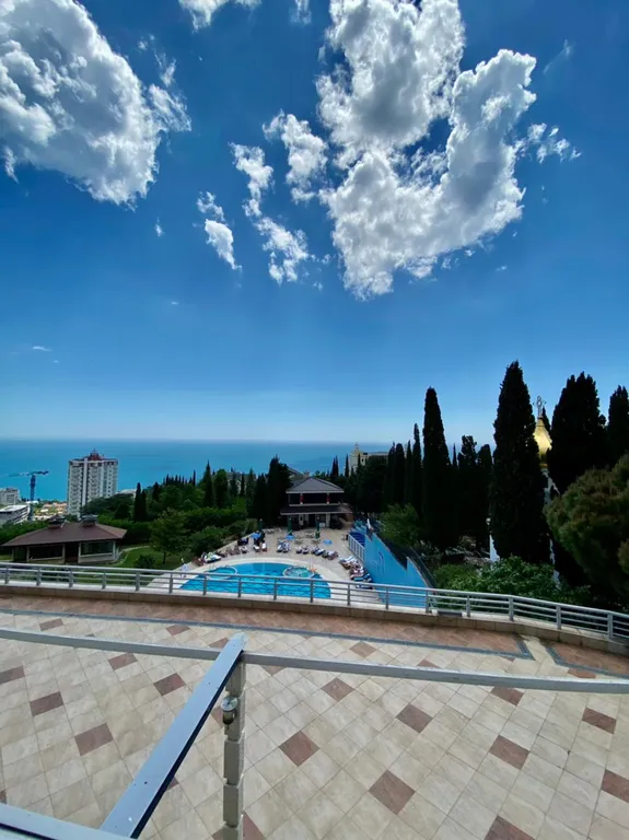 Квартира  с открытым бассейном и шикарным видом на море — аренда посуточно в Кореиз