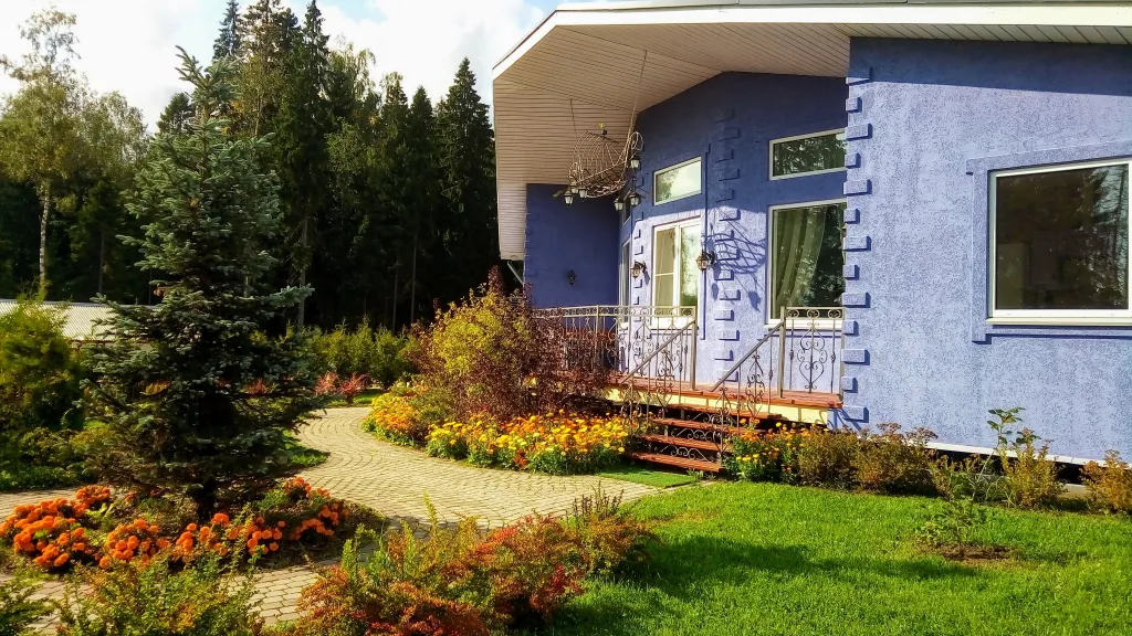 Коттедж Коттедж Сапфир с теплым бассейном и баней — Агалатово