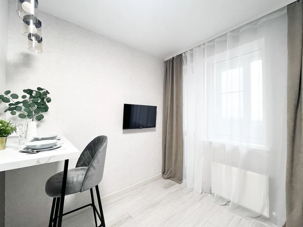 Превосходная студия для двоих с лоджией