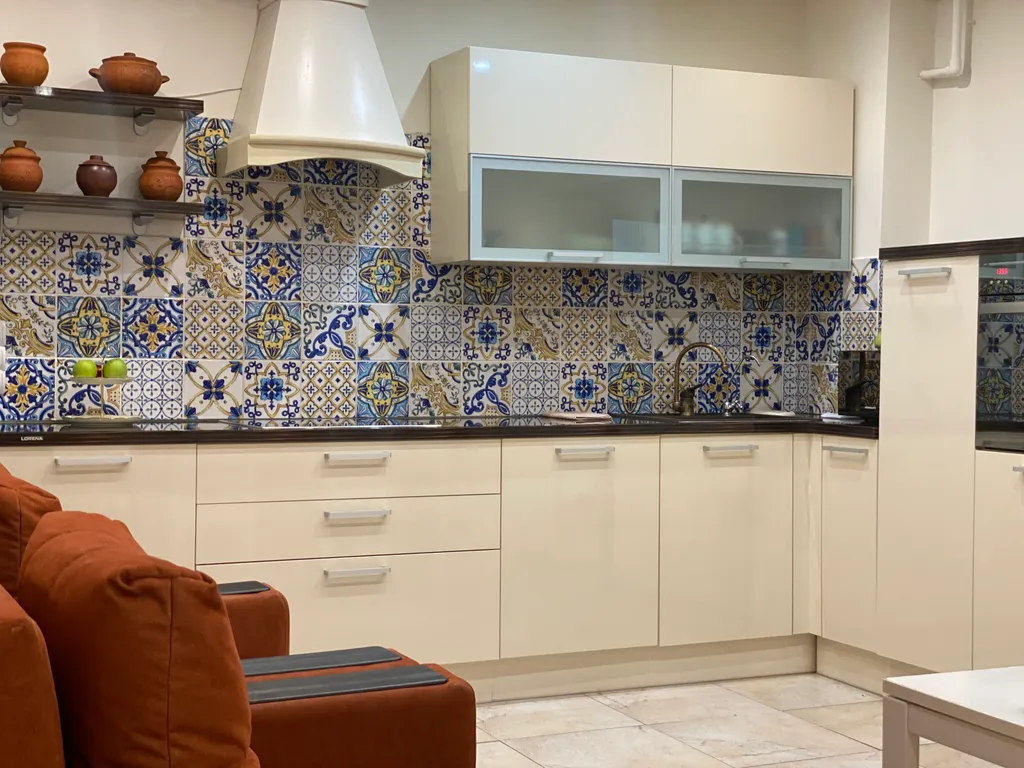 Через дорогу от ЛетоЛето Яркая 1+ квартира