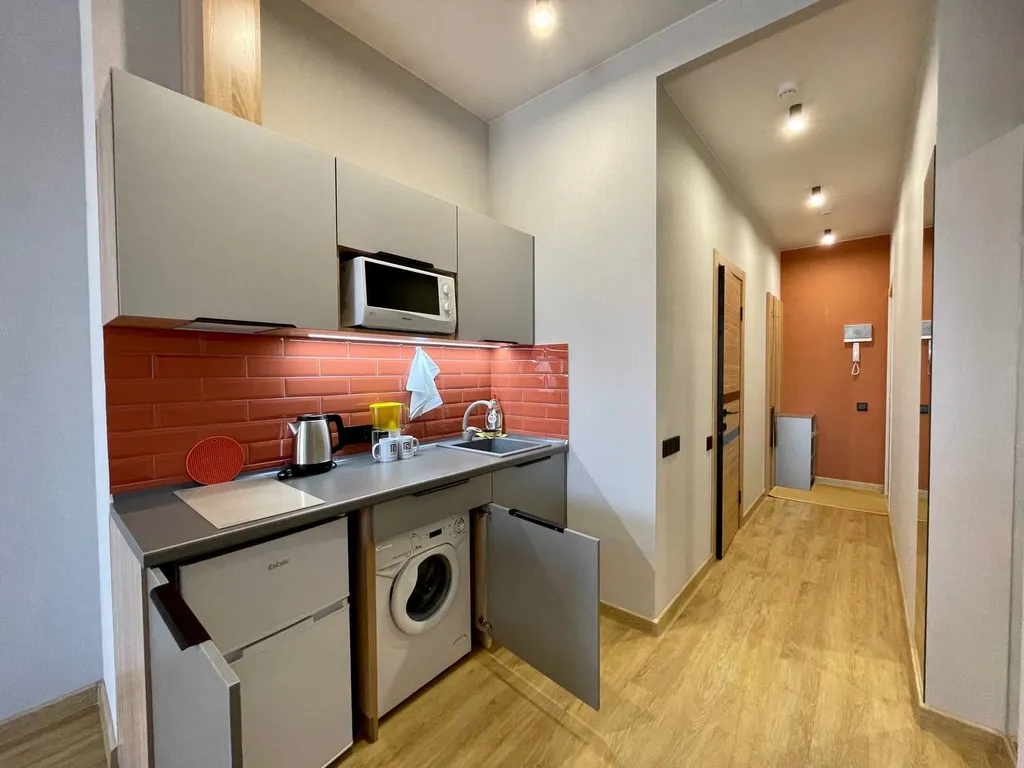 "В Гости!" на Запорожской 69  (1к студия №5 рядом с БЦ "Сити")