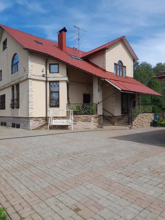 Коттедж Дом с баней, бассейном и караоке — аренда посуточно в Истра