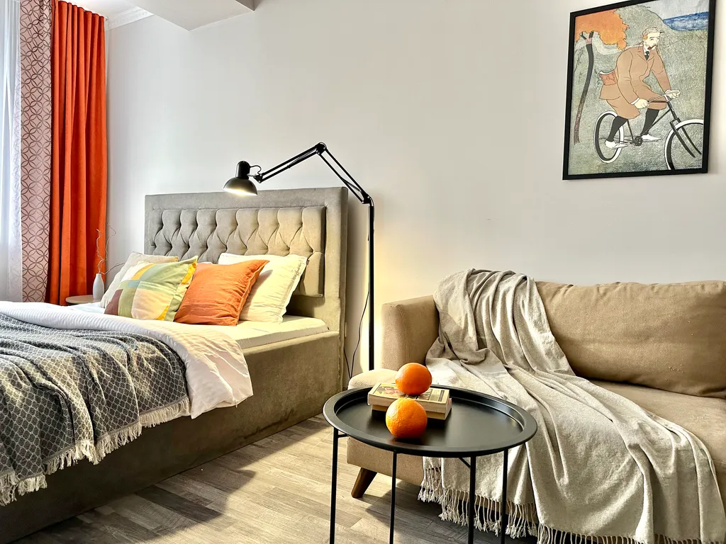 Яркая квартира Терракота в центре города с видом на Коктобе