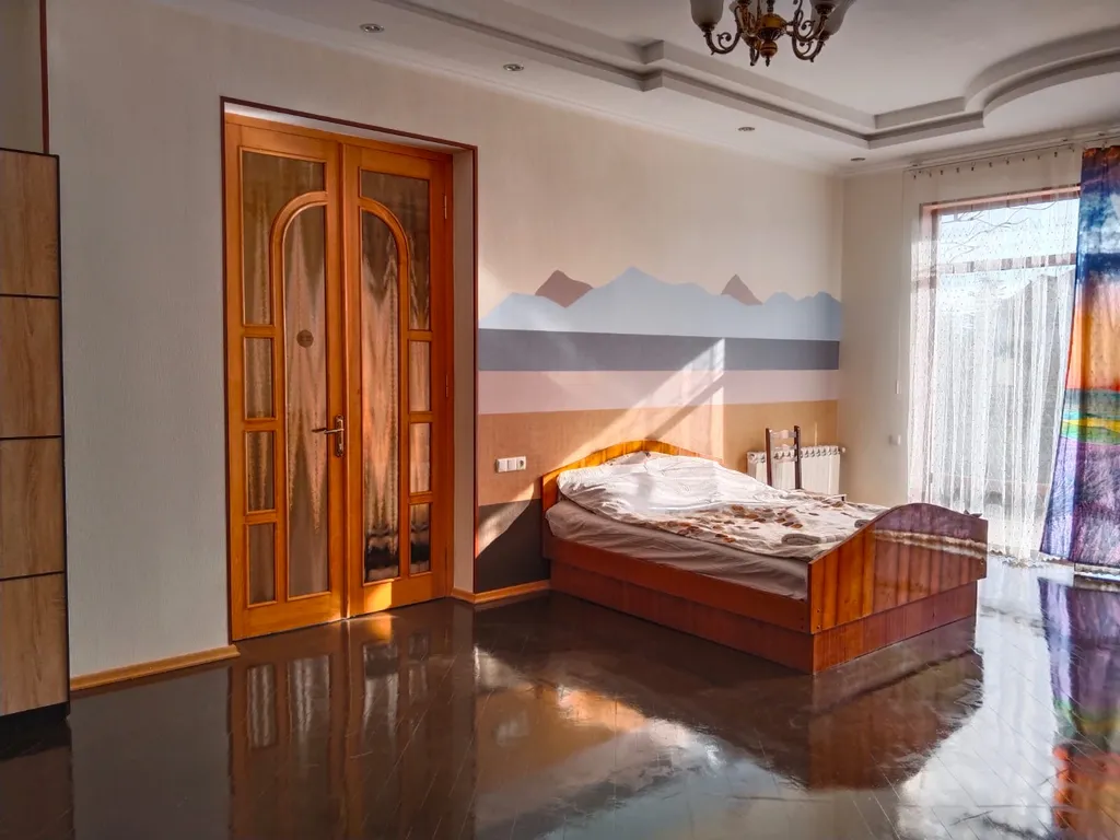 Большой семейный номер с балконом