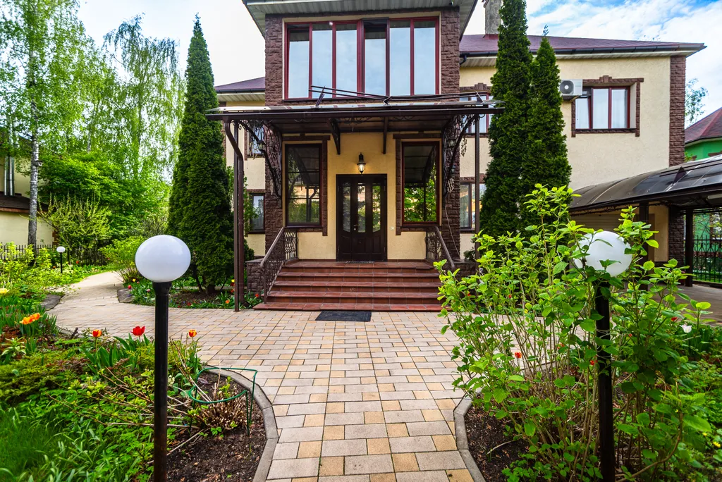 Дом с бассейном и сауной