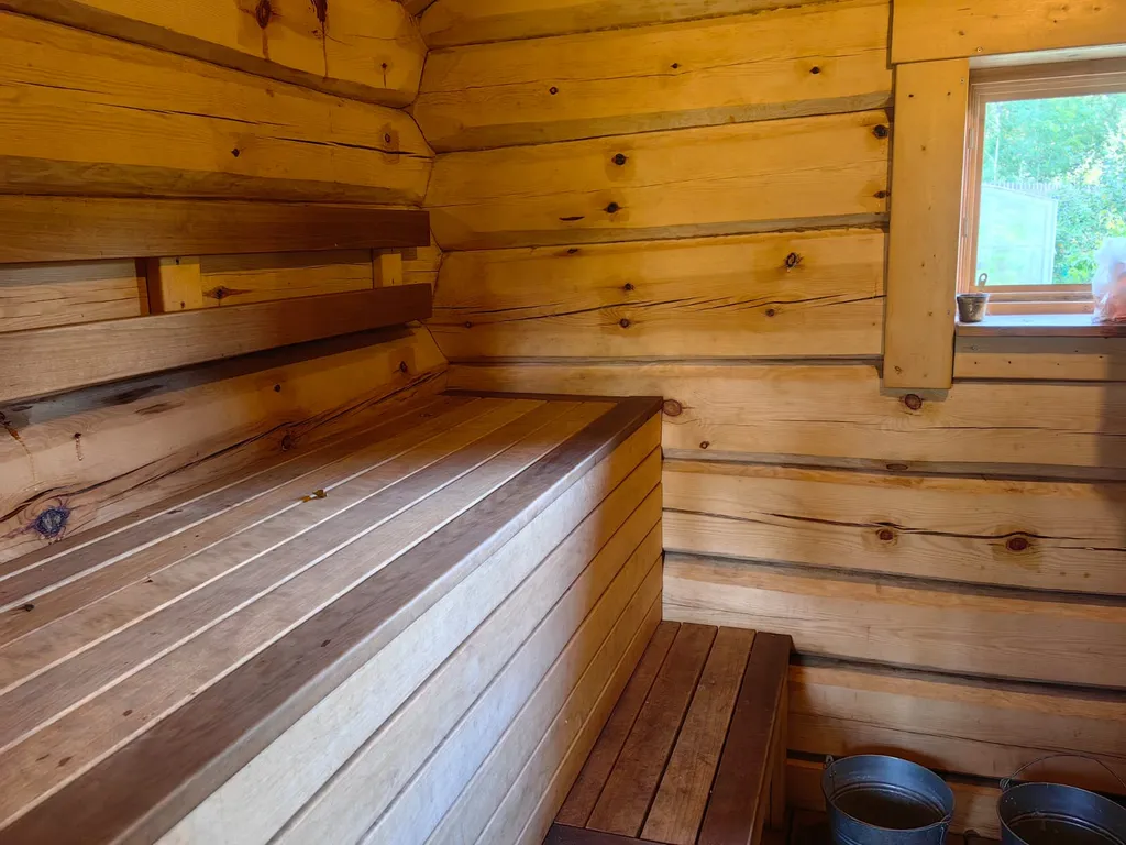 Шале и баня на 1 линии озера Красное, 2 километра от Финского залива, Пески