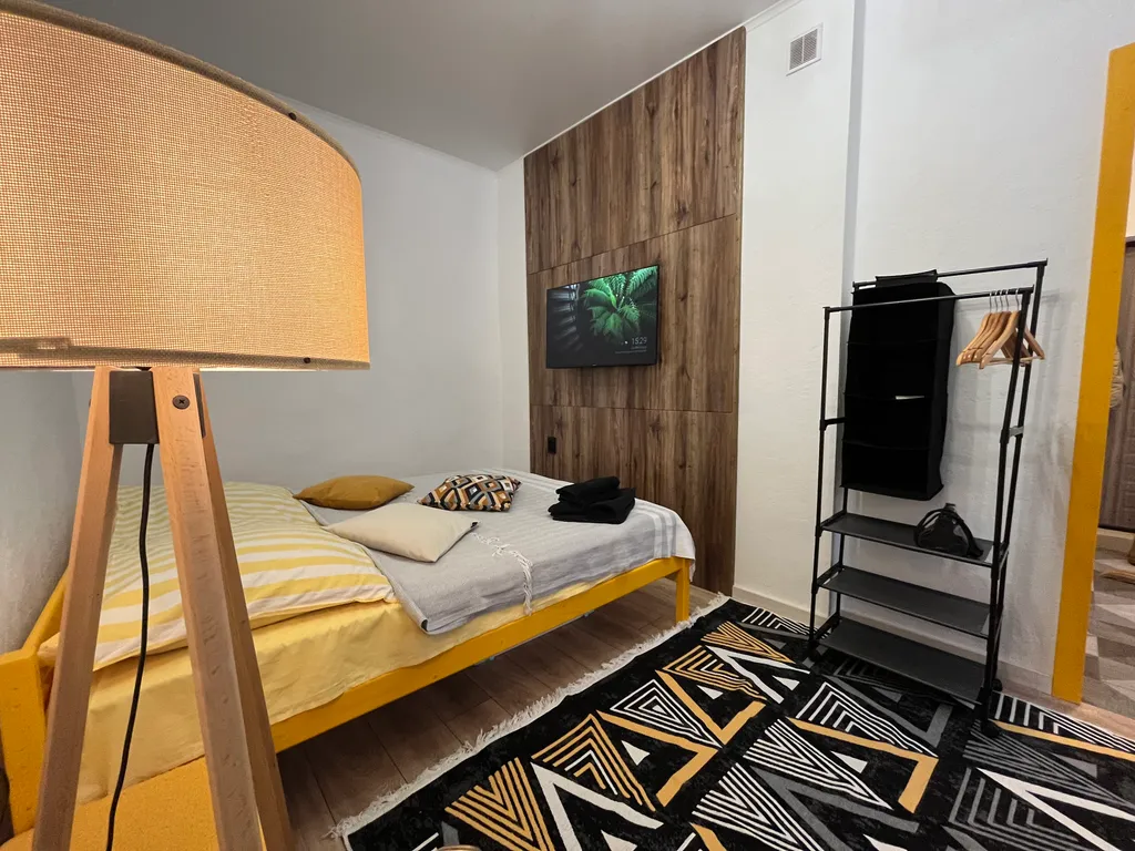 Квартира Желтая студия рядом с авто и жд вокзалом — аренда посуточно в Черняховск