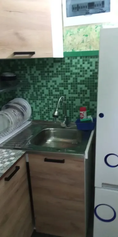 Уютный дом в тихом месте в лесу