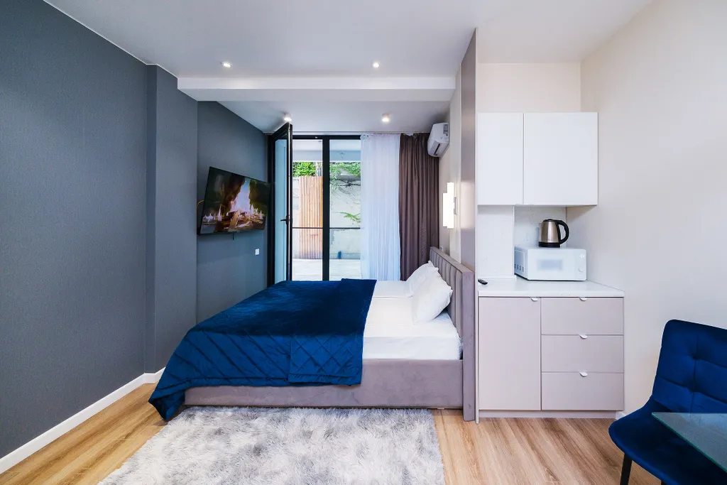 Студия в 8-и минутах ходьбы от моря с бассейном